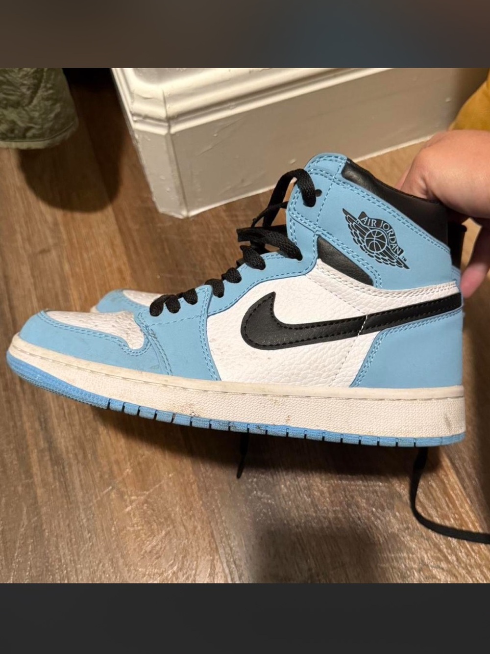 Air Jordan 1 Retro High OG 'University Blue'